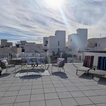 Fee4me Villa, Pool, Roofterrace & Relax Villa *