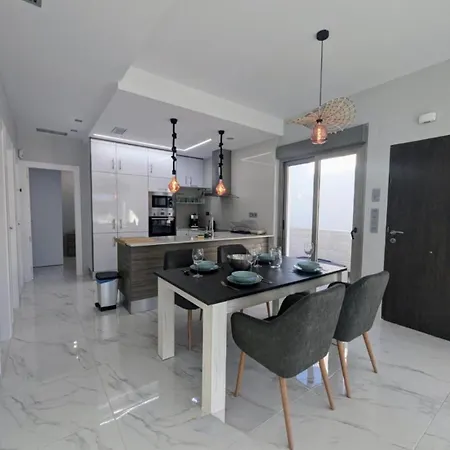 Fee4me Villa, Pool, Roofterrace & Relax Villa Alicante